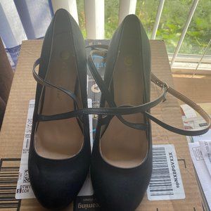 Like New Chase and Chloe Heels
